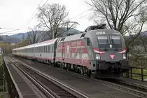 1116 138 f�hrt am 11.11.2013 mit EC158 �ber die M�rzbr�cke bei der Haltestelle   Fachhochschule Kapfenberg .
