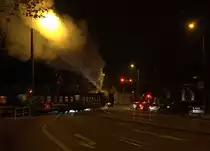 Abendstimmung am Haltepunkt  Wei�es Ro�   Der planm��ige Abbendzug aus Richtung Moritzburg nach Radebeul Ost. 11.11.2013 18:29 Uhr , ein Versuch mit maximaler ISO Zahl und meinem  Festbrennweiten Objektiv.