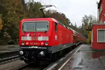 Am 10.11.2013 fuhr 143 050-3 am Zugschluss von RB 26952 (Seebrugg - Freiburg (Brsg) Hbf) mit der Zuglok 143 042-0 aus dem Bahnhof von Freiburg Wiehre. Das besondere ist auch,  dass beide Loks an der Front leicht vereist sind, da an diesem Tag das erste mal Schnee im H�llental lag.