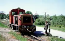 Mk 48.404, 760 mm Spurweite, setzt am 8.5.2000 am Ausgangspunkt der Waldbahn in
Szilvasvarad um.