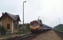 Porpac am 14.5.1999 
M 412139 ist um 13.25 Uhr mit einem Schnellzug nach Szombathely unterwegs.