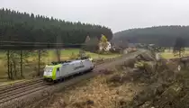 Captrain 185 541-0 f�hrt von Pressig-Rothenkirchen nach Steinbach am Wald, um dort den sonntags verkehrenden Glaszug nach Frankreich zu �bernehmen (Bastelsm�hle, 17.11.2013)