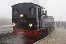 99 5901 am Abend des 18.10.2013 auf Gleis 3 im Brockenbahnhof, kurz vor �bernahme eines Sonderzuges der IG HSB zur R�ckfahrt nach Wernigerode.