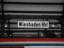 Altes Wiesbaden Hbf Schild am 21.11.13 