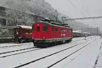 Als Ersatz f�r die BDe 4/4 im G�terzugsdienst wurde eine Re 4/4 I angeschafft. Bei der Re 4/4 I handelt es sich um die 10009. Klus, 22.11.2013.