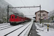 Re 4/4 I 10009 mit vier G�terwagen nach Oensingen in Klus, 22.11.2013
