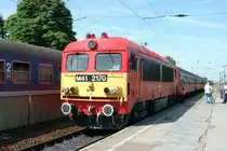 Am 22.06.2004 startete ich mit einer IPA Reisegruppe
im Bahnhof Füszesabony nach Hortobagy in die ungarische
Puszta. Zuglok war die hier abgebildete M 412170.