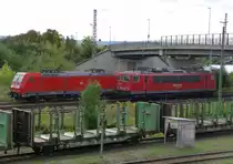 185 229-2 und 155 122-5 am 21.09.2013 unterhalb der Zeppelinbr�cke im Bahnhof Nordhausen