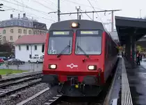 SZU: Wegen Geleisebauarbeiten war die S10 Z�rich HB - Uetliberg �ber das Wochenende vom 23. und 24.11.2013 unterbrochen. Die Z�ge der S 10 verkehrten nur zwischen BINZ und UETLIBERG. Die Ersatzz�ge f�r die S10 zwischen Z�rich HB und Z�rich Giessh�bel wurden mit Zugskompositionen der S4 gef�hrt. Ersatzzug in Z�rich Giessh�bel am 24. November 2013.
Foto: Walter Ruetsch  