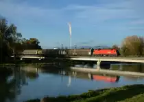 1116 026 mit dem Audizug am 24.10.2013 auf der Isarbr�cke bei Plattling.