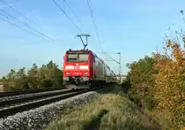 146 116-9 mit einem fr�habendlichen RE von Basel nach Offenburg am 26.10.13 bei H�gelheim.