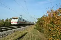 401 010-4 als ICE 279 von Berlin Ostbahnhof nach Basel SBB am Nachmittag des 26.10.13 bei H�gelheim.