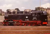 Im August 1977 steht die frisch untersuchte 99 1784-0 vor dem Lokschuppen in Radebeul