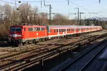 Die 111 046-9 und 111 005-5 auf Meridian Ersatzverkehr von München nach Salzburg in Rosenheim am 16.12.2013