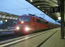 111 226-7 steht am 13.12.13 mit einer RB nach Bamberg in Lichtenfels. Der Einsatz der N�rnberger n-Wagen endete auf der KBS 820/840 an diesem Tag.