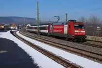 DB/SBB: DB 101 118-8 mit SBB Apm61/Bpm61 Refit als IC Stuttgart-Zürich bei Welschingen-Neuhausen am 17. Dezember 2013.
Foto: Walter Ruetsch 