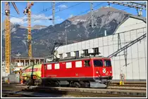 Der Vilan ist bald schneelos und somit ist es auch sehr trocken. Somit rechtfertigt sich der Löschzug hinter dem Dampfzug. Landquart (21.12.2013)