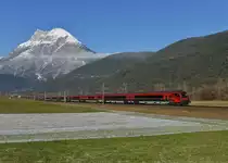 Ein Railjet nach Wien West am 01.12.2013 bei Flaurling.