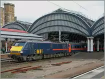 Eine Class 91 E-Lok bei der Ausfahrt in York Richtung Edinburgh.
(1200 Px. Version)
York, den 30. März 2006