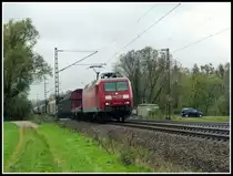 145 061 fährt am 29.10.13 durch das Leinetal Richtung Hannover.
Festgehalten kurz vor dem Bahnhof Elze (Han).