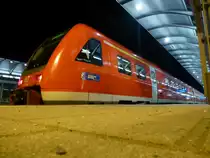 612 464 steht hier am 21.12.2013 als RE nach Nürnberg Hbf im Hofer Hbf.