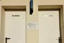 Und hier das wichtigste Schild auf dem Bahnhof Storkow(Mark) am 30. Dezember 2013.
 
Und das klappte auch. 
