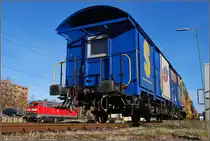 Herrlich gepflegter Bauzug der Firma Scheuchzer in Thayngen, während der Gleisbauarbeiten am östlichen Ende des Bahnhofs. Im Hintergrund wartet 218 249-1 auf Arbeit. Gesehen am 20. Januar 2008 (14:57).  

(Ersatz für ein altes 800-Pixel-Bild, das alte Bild wir später gelöscht)