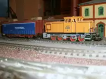 106 862 rangiert im Anschluß Maschienenwerk auf meiner H0-Anlage.
