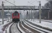 26.1.2014 Wolfen (Kr Bitterfeld), Einfahrt RE 17685 mit 143 349 nach Leipzig Hbf.