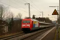 Blitz blank, 101 037 mit EC 9 nach Zürich HB in Freiburg St-Georgen. 29.1.14