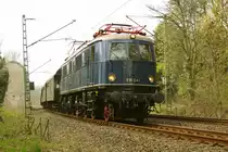 E 18 047 vor DGEG - Sonderzug Bochum Hbf - Bochum-Dahlhausen Eisenbahnmuseum am 14.April 2012 bei Essen-Horst