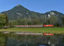 1216 018 mit einem EC am 13.10.2013 bei Niederaudorf.