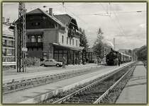 93.1332 der Nostalgiebahnen in K�rnten (NbiK) mit ihrem Sonderzug R 16467 von Weizelsdorf nach Faak am See, am 31.8.2006, bei der Einfahrt in ihrem Zielbahnhof.