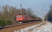 155 194 durchfährt mit einem gemischten Güterzug am 30.01.14 Burgkemnitz Richtung Bitterfeld.