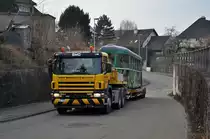 Ende Oktober hatte der B 1433 eine schwere Kollision mit einem Linien Bus an der Schifflände. Am 31.01.2014 wird er zur Firma Thommen zum Abbruch gefahren. Nun ist das Ziel, die Firma Thommen fast erreicht.