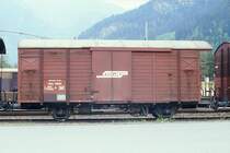 RhB - Gbk 5622 am 16.05.1989 in Thusis - Gedeckter G�terwagen 2-achsig mit 1 offenen Plattform SALZLAGER THUSIS - Baujahr 1931 - SIG - Gewicht 7,33t - Zuladung 12,50t - L�P 8,57m - zul�ssige Geschwindigkeit Aufkleber 60 km/h - �2=27.04.1988 - Lebenslauf: ex ChA K1 117 - 1942 RhB K1 5622 - 1969 Gbk 5622 - 07/1996 Abbruch - Hinweis: gescanntes Dia
