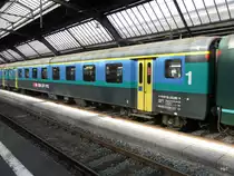 SBB - 1 Kl. Personenwagen  A 50 85 18-33 586-6 im HB Zürich als Ersatzzug Zürich - Bern am 01.02.2014