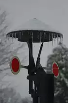 Für so manche Ist das wohl schon ein Bild das er nicht mehr erkennt. Der Schrankenbaum in Lieboch ist doch noch etwas sehr Fotogenes . Doch auch seine Tage snd gezählt. Lieboch am 3.Februar 2014 