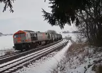 Hvle Tiger V330.4 (250 004-9) ist am 04.02.14 mit einem Kesselzug in Lengenfeld kurz vor Marktredwitz zusehen.