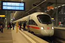 Der ICE-T Tz 1117  Erlangen  als ICE 1515 von Berlin Gesundbrunnen nach München Hbf am 27.01.2014 in Berlin Hbf.
