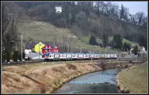 RE3813 nach Chur folgt dem Binnenkanal zwischen St.Margrethen und Au SG. (04.02.2014)