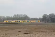 DD-AR 7826 mit Regionalzug 9635 Nijmegen-Deurne bei Vlierden am 31-3-2013.