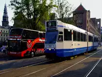 784, als Lijn9 zur Amsterdam Centraal-Station; 110831