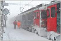 R1636 aus Poschiavo hat die Passhöhe erreicht. (05.02.2014)