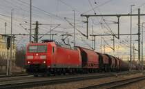 DB 185 195-5 mit einem Gterzug Richtung Erfurt, am 07.02.2014 in Weimar.