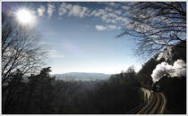 ČSD 434 2186 (ex kkStB 170.323) mit ihrem Plangüterzug von Praha - Vršovice nach Čerčany aufgenommen kurz vor Jílové u Prahy bei der Querung des Žampach-Viadukt am 7.2.2014. 