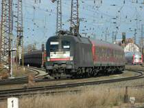 Die MRCE-Dispolok ES 64 U2-001 verlässt am 06.02.2014 den Bahnhof Großkorbetha mit der RB 16316 nach Eisenach.