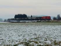 2016 070-2 zieht Kesselwagenzug GAG47850  durch die angezuckerte Landschaft bei Oberbrunn; 140131
