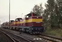 Eine lange Reihe schwerer Rangierloks der Reihe 735, vorne an steht 745295, am
7.10.1992 im Depot Ceska Lipa.
