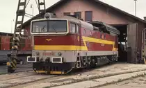 Die erste Serienlok der  Taucherbrillen  753003 am 7.10.1992 wird hier gerade im
Depot Ceska Lipa gewartet bzw. repariert. Hier kann man auch erkennen, dass es sich bei dieser Lok um eine  Cabrio  Version handelt!